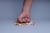 Quyết tâm từ bỏ thuốc lá vì sức khỏe của bản thân và cộng đồng. Ảnh: Kim Nhiên