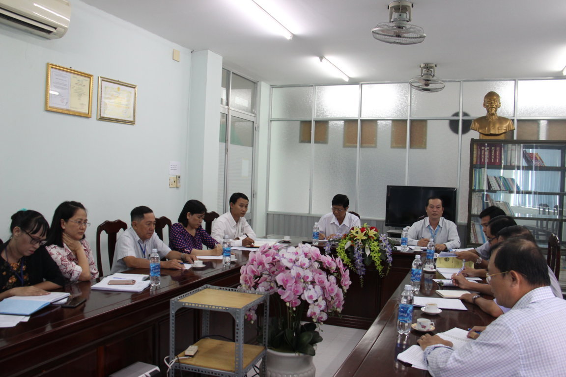 Toàn cảnh buổi làm việc tại Trung tâm Kiểm soát bệnh tật