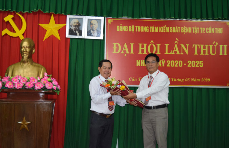 CDC DAI HOI DANG 0004 (cdccantho vn)