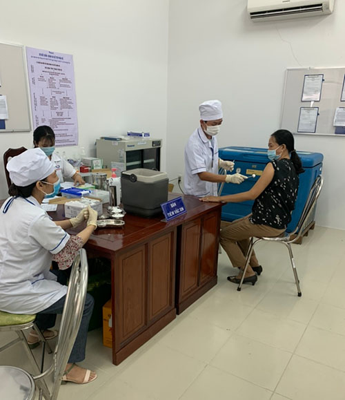 tiem vac xin dot 2 binh thuy