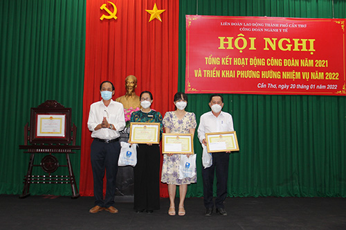 CONG DOAN NGANH TONG KET NAM 2021 0002