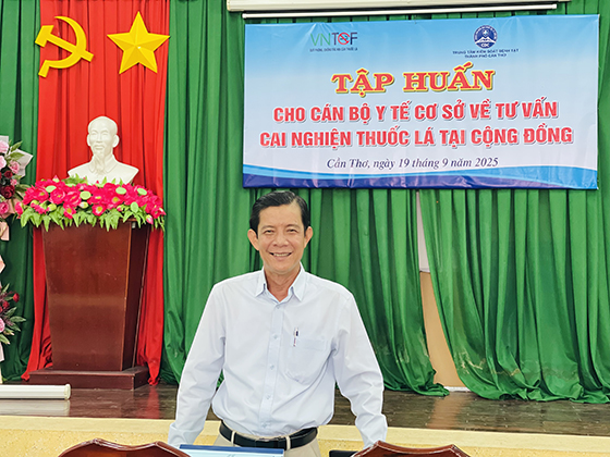Ông Trường Quốc Chiến, Trưởng khoa TTGDSK, CDC Cần Thơ, giảng viên lớp tập huấn.